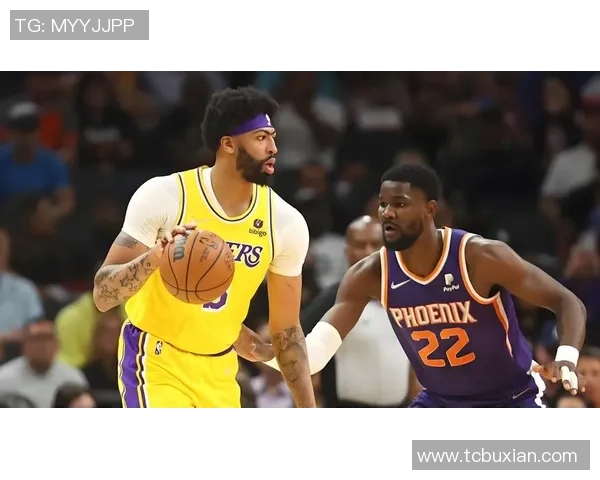 全球足坛巨星并肩亮相 各国顶级球员实力比拼与风采展示