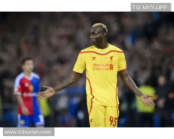 大连足球球星事件引发热议 球迷与媒体反应激烈再度聚焦俱乐部未来发展