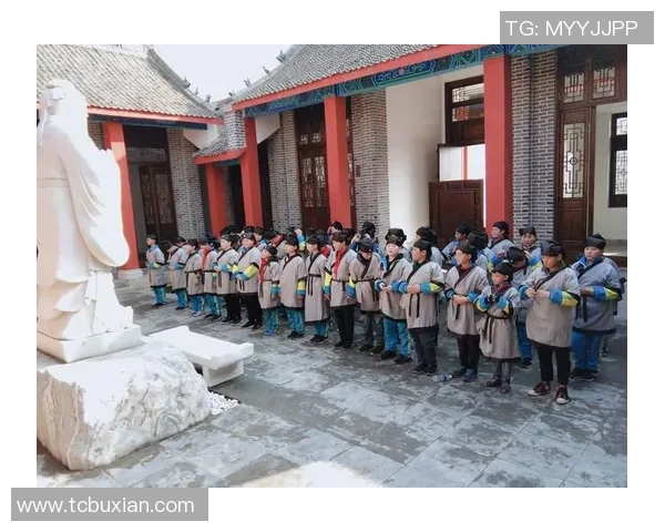 球星追梦：从贫困小镇到绿茵场的荣耀之路