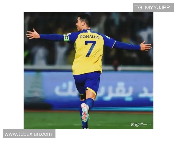 谁说足球球星必须有腹肌 这些球员凭实力征服球迷