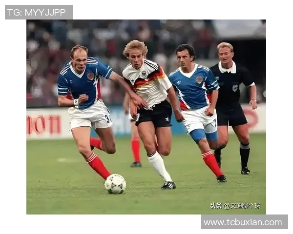 足球巨星日常生活瞬间集锦 展现球场外的真实自我与个性风采 足球巨星日常生活瞬间集锦 展现球场外的真实自我与个性风采